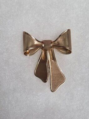 Avon Gold Bow Ribbon Brooch
